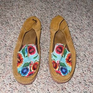 ARIAT women floral shoes